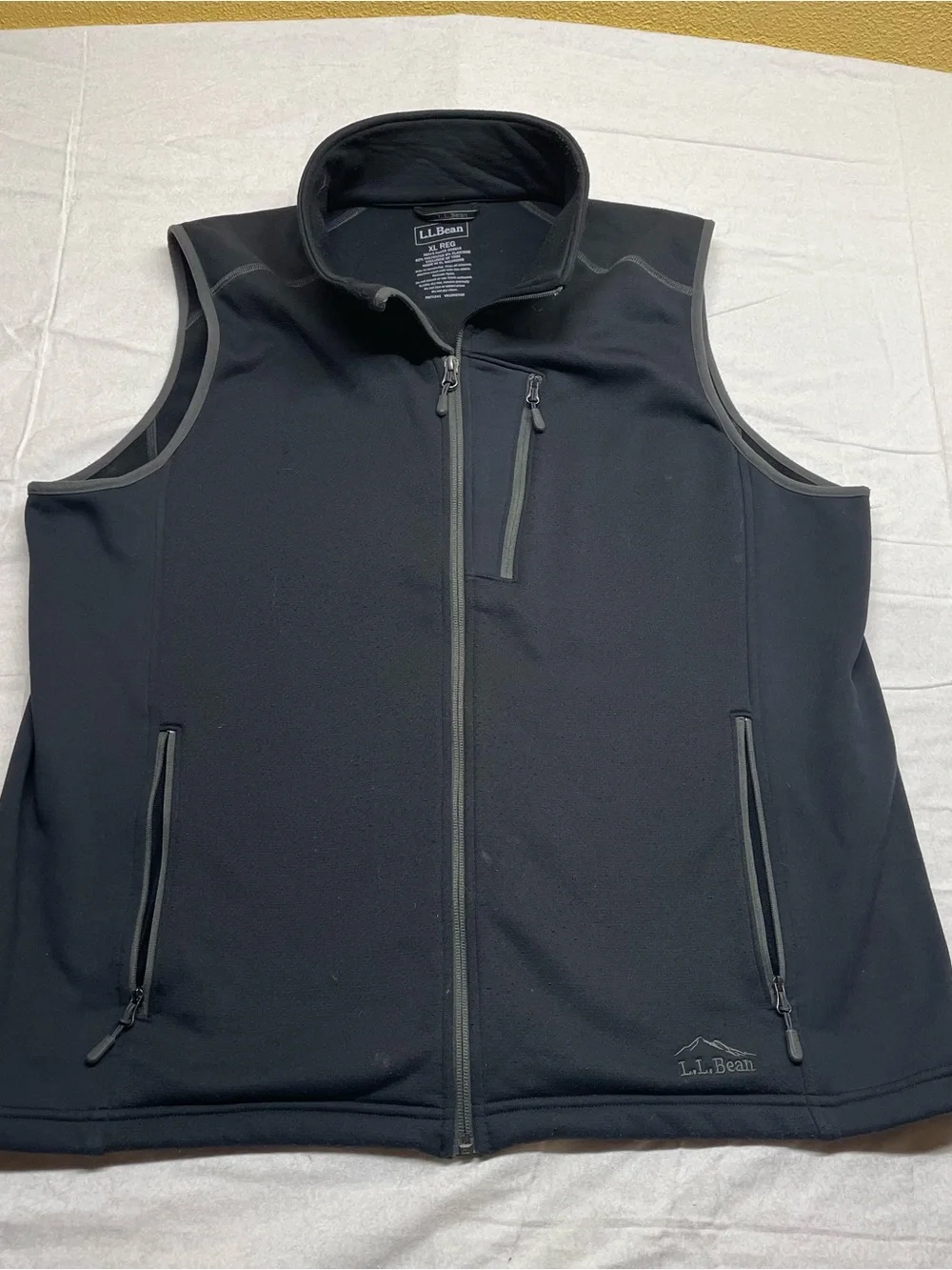 L.L. Bean Black Men's Softshell Zip Vest
